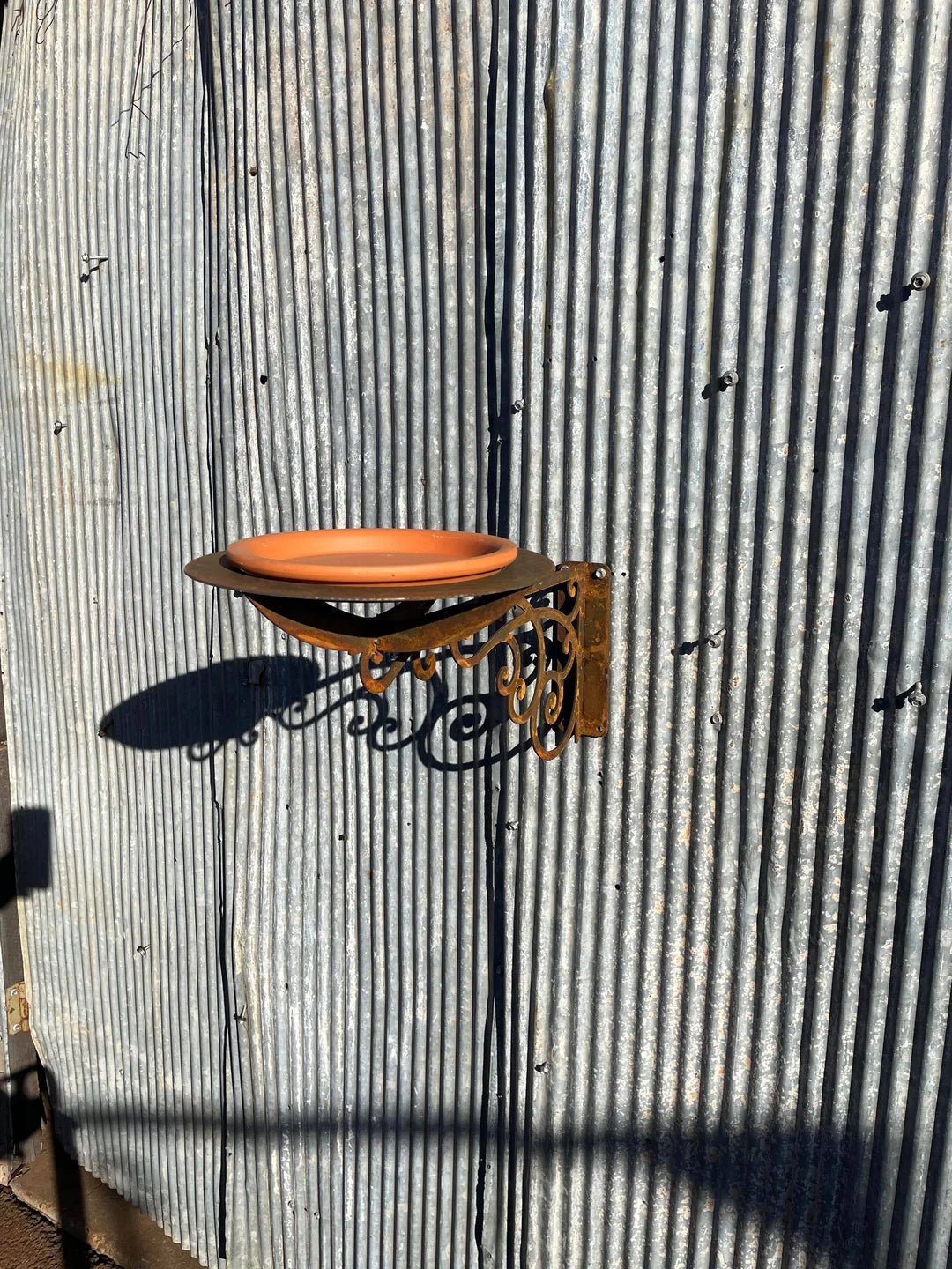 BIRD FEEDER - BATH METAL SCROLL DESIGN