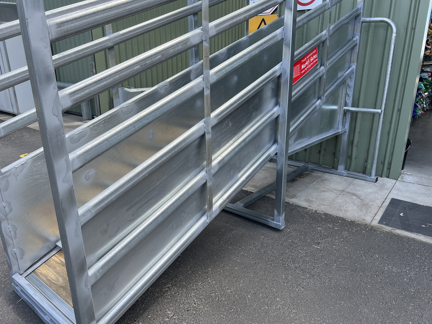 CATTLE RAMP ADJUSTABLE (MARKFI)